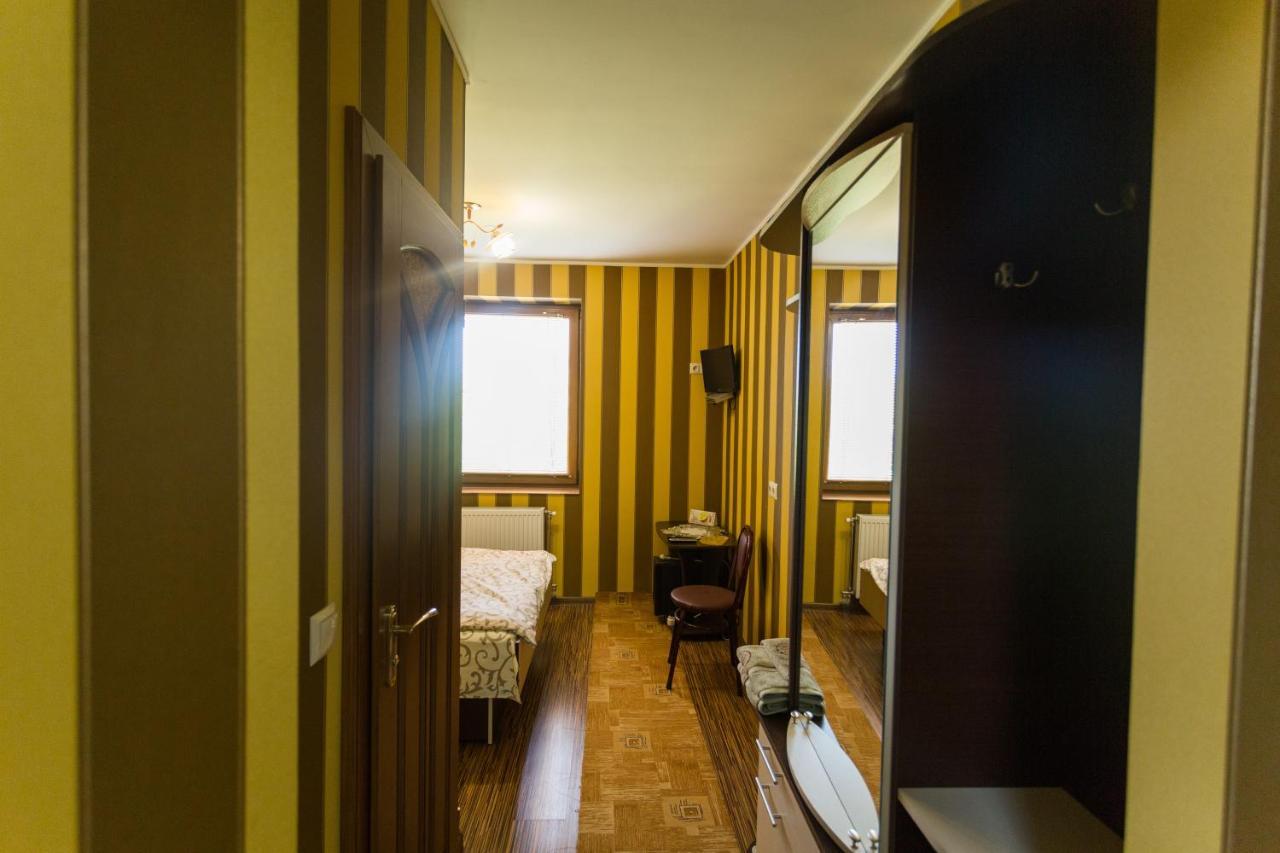 Sunrise Boutique hotel Berehove  Extérieur photo