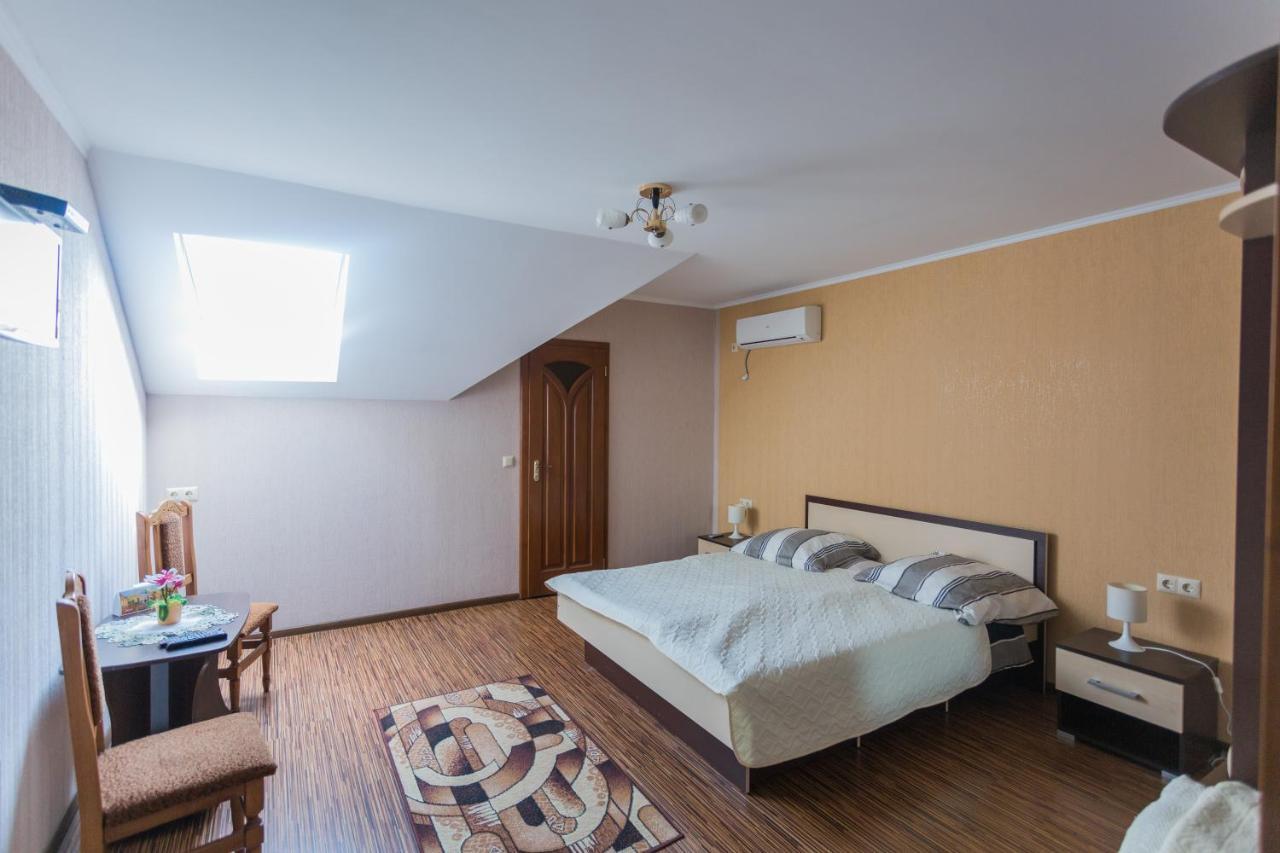 Sunrise Boutique hotel Berehove  Extérieur photo