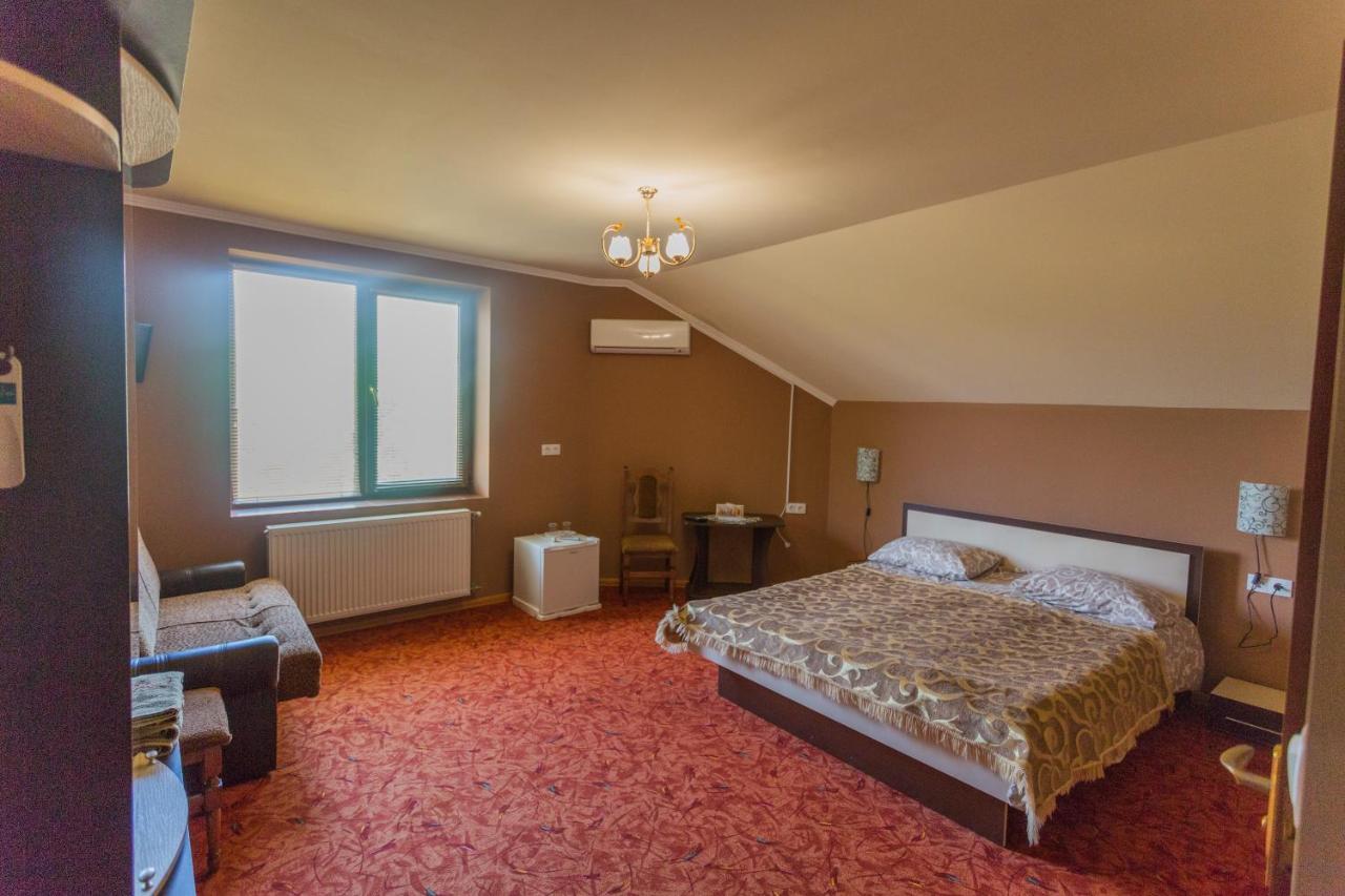 Sunrise Boutique hotel Berehove  Extérieur photo